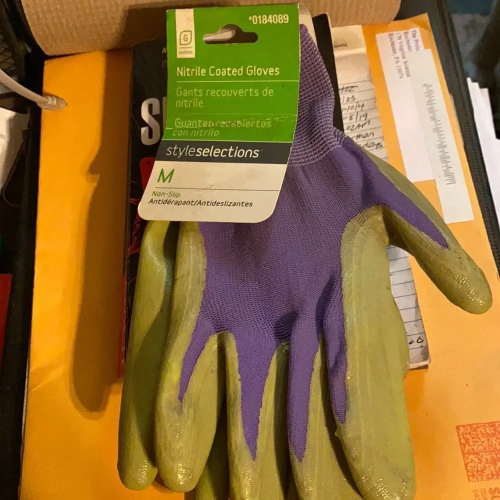 Garden gloves NWT